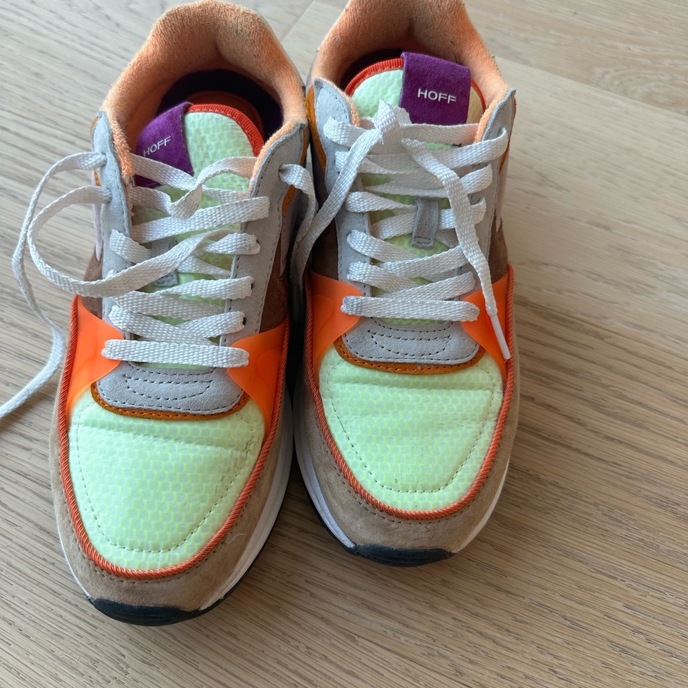 Women’s size 9 - HOFF collection sneakers